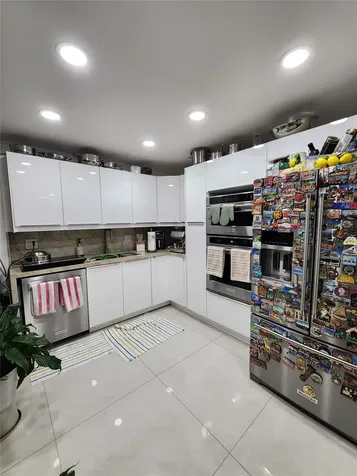 2500 Parkview Drive Hallandale Beach FL 33009
