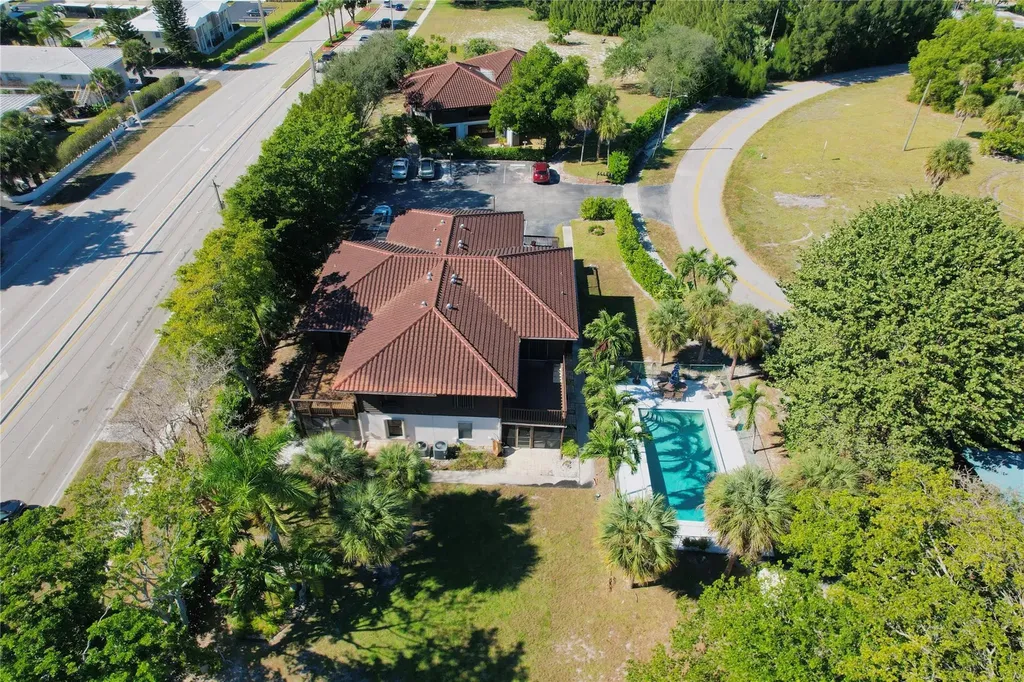 444 Pine Circle Boca Raton FL 33432