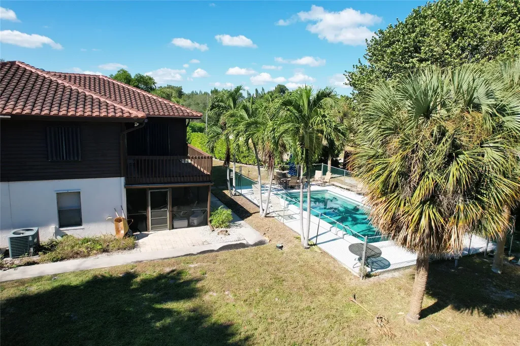 444 Pine Circle Boca Raton FL 33432