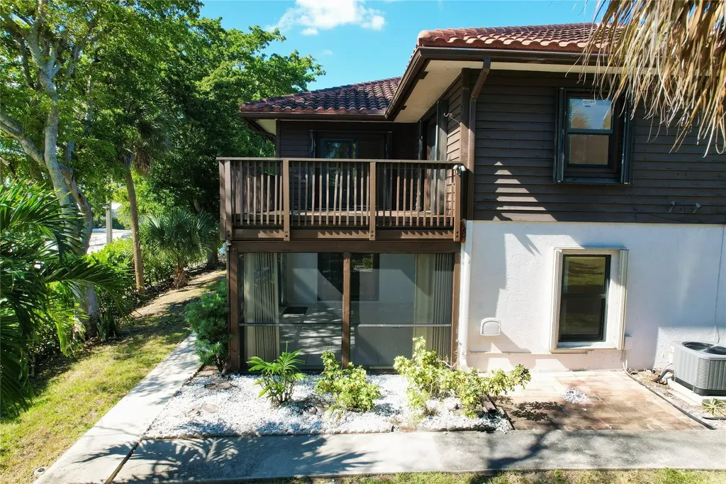 444 Pine Circle Boca Raton FL 33432
