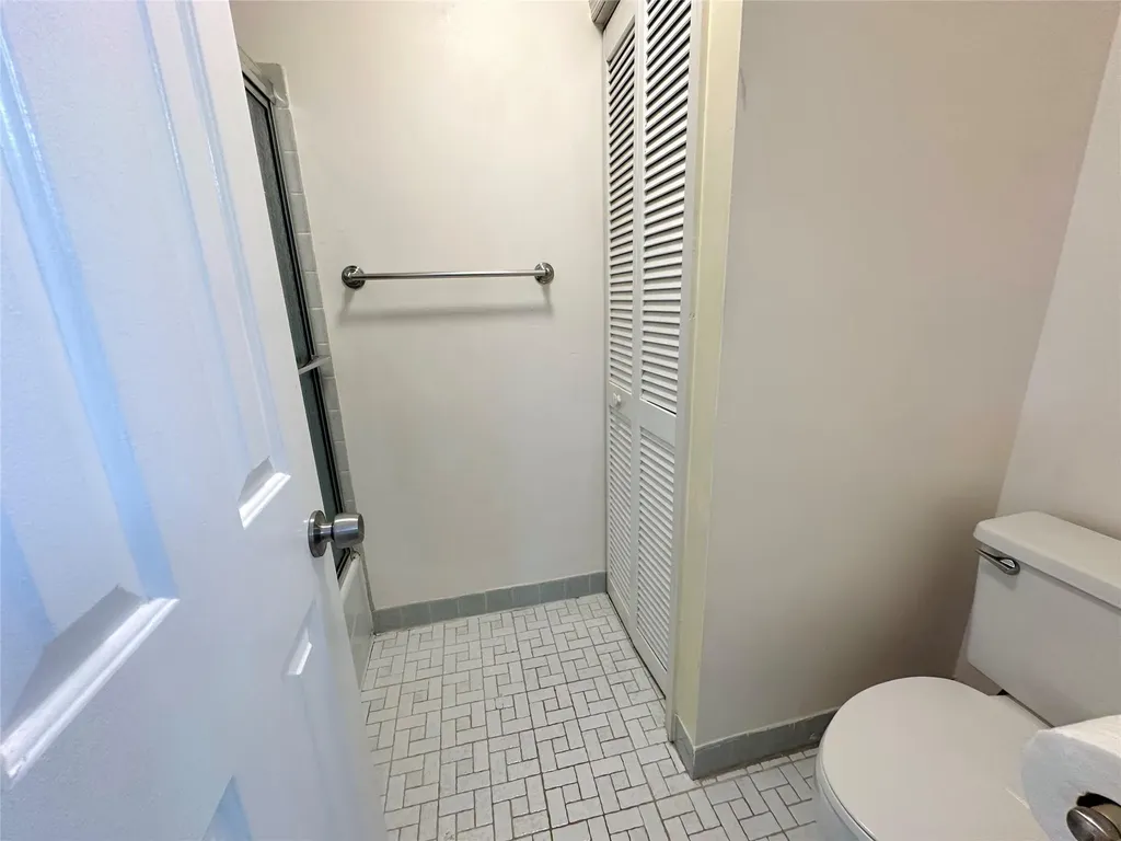 444 Pine Circle Boca Raton FL 33432