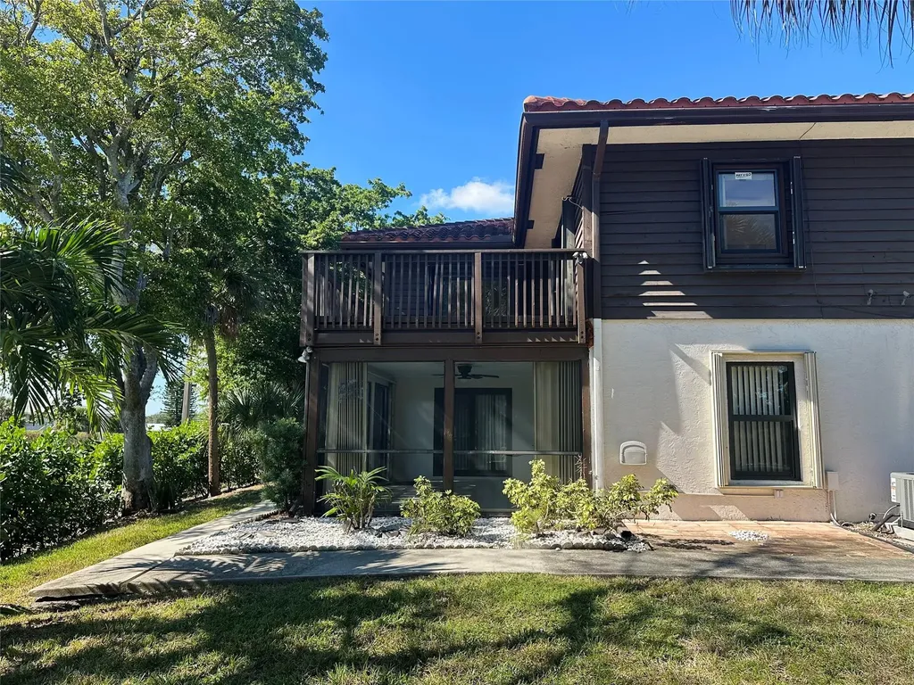 444 Pine Circle Boca Raton FL 33432