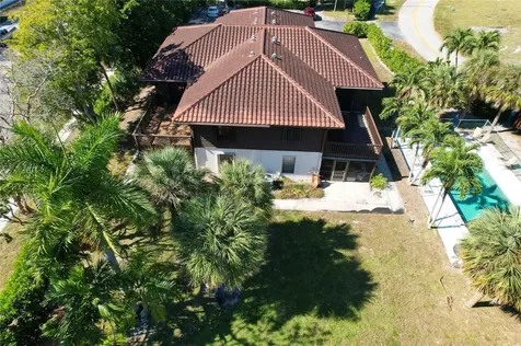 444 Pine Circle Boca Raton FL 33432