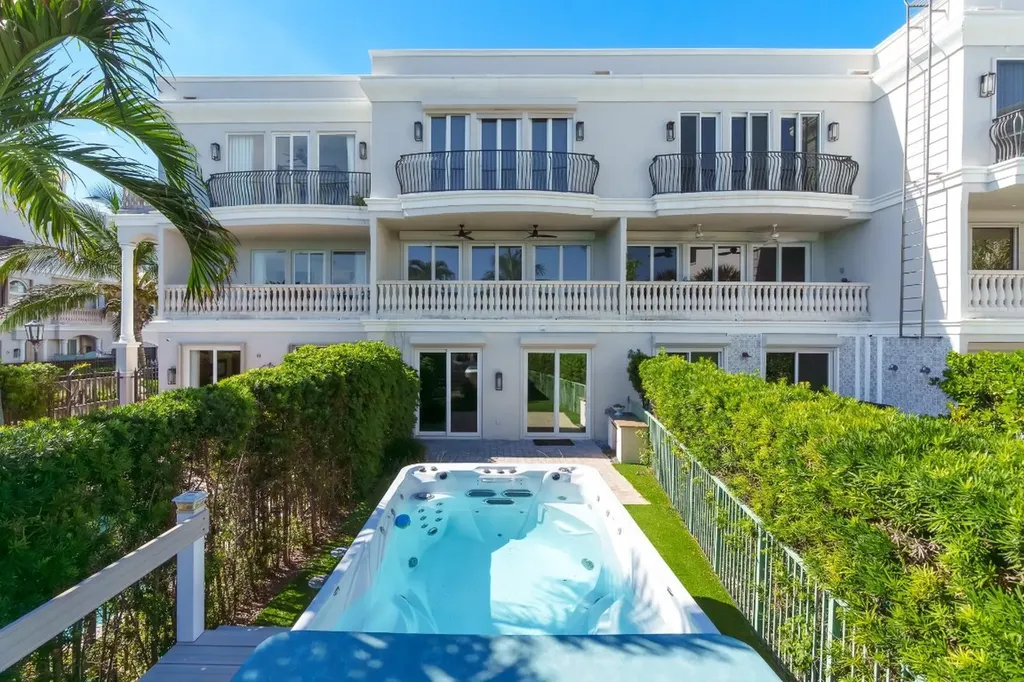 1796 Bay Drive Pompano Beach FL 33062
