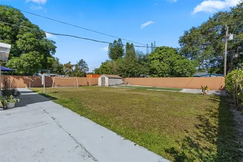 31 Miami Gardens Road West Park FL 33023