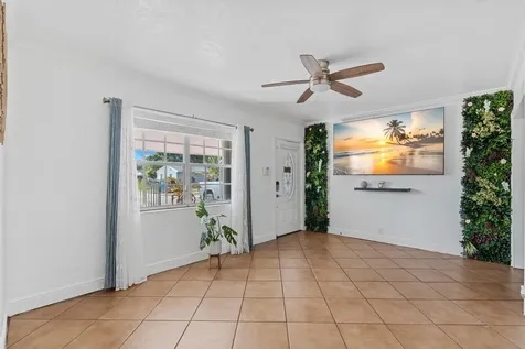 31 Miami Gardens Road West Park FL 33023