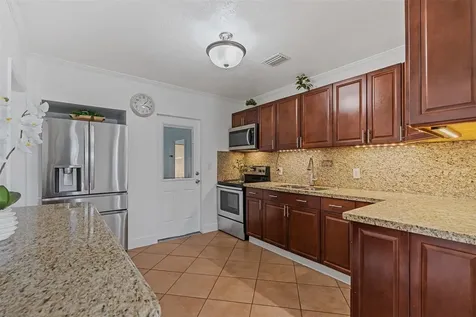 31 Miami Gardens Road West Park FL 33023