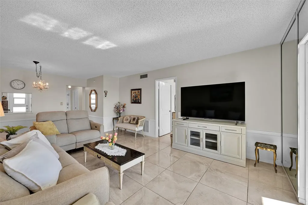 2350 NE 14th Street Causeway Pompano Beach FL 33062