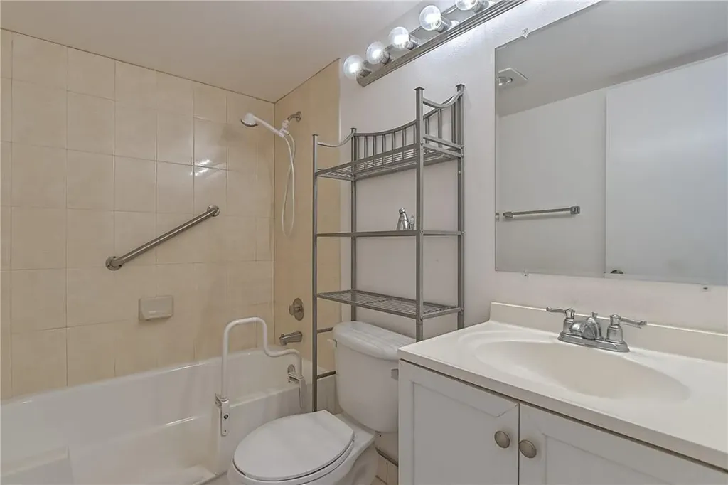 167 Grantham Deerfield Beach FL 33442