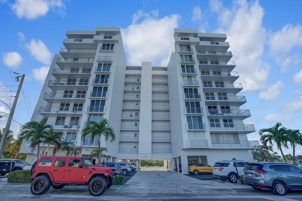 1609 N Riverside Drive Pompano Beach FL 33062