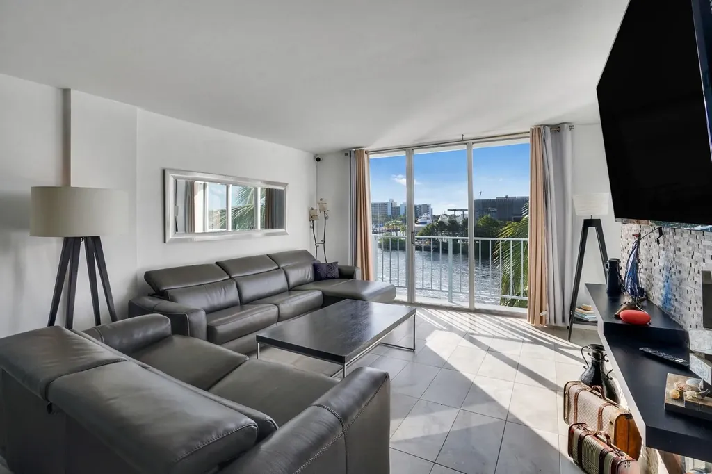 1609 N Riverside Drive Pompano Beach FL 33062
