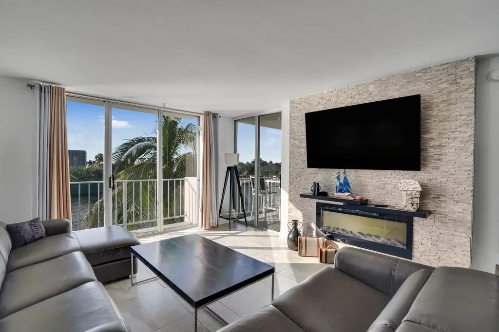 1609 N Riverside Drive Pompano Beach FL 33062