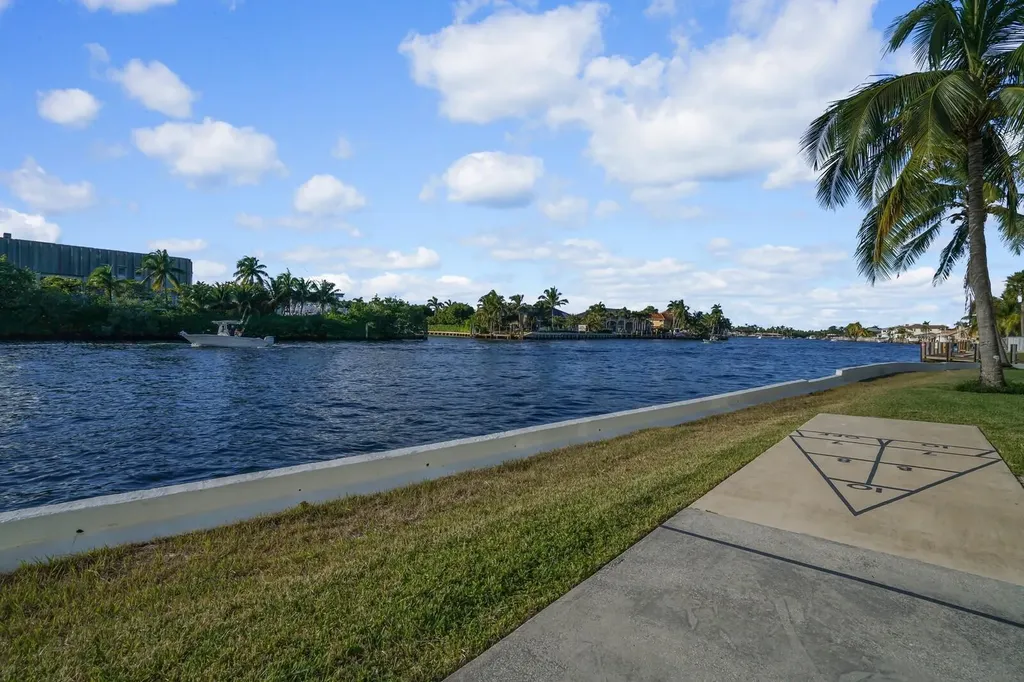 1609 N Riverside Drive Pompano Beach FL 33062