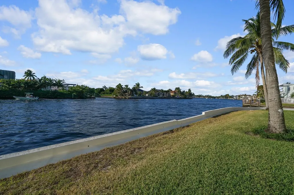 1609 N Riverside Drive Pompano Beach FL 33062