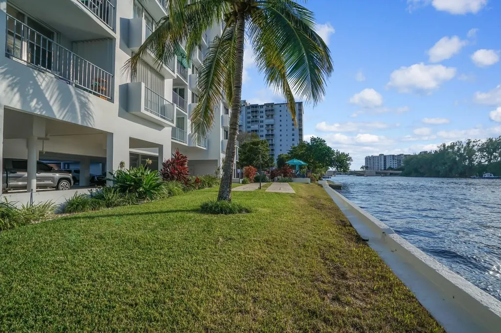 1609 N Riverside Drive Pompano Beach FL 33062