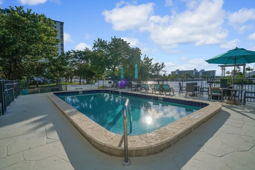1609 N Riverside Drive Pompano Beach FL 33062