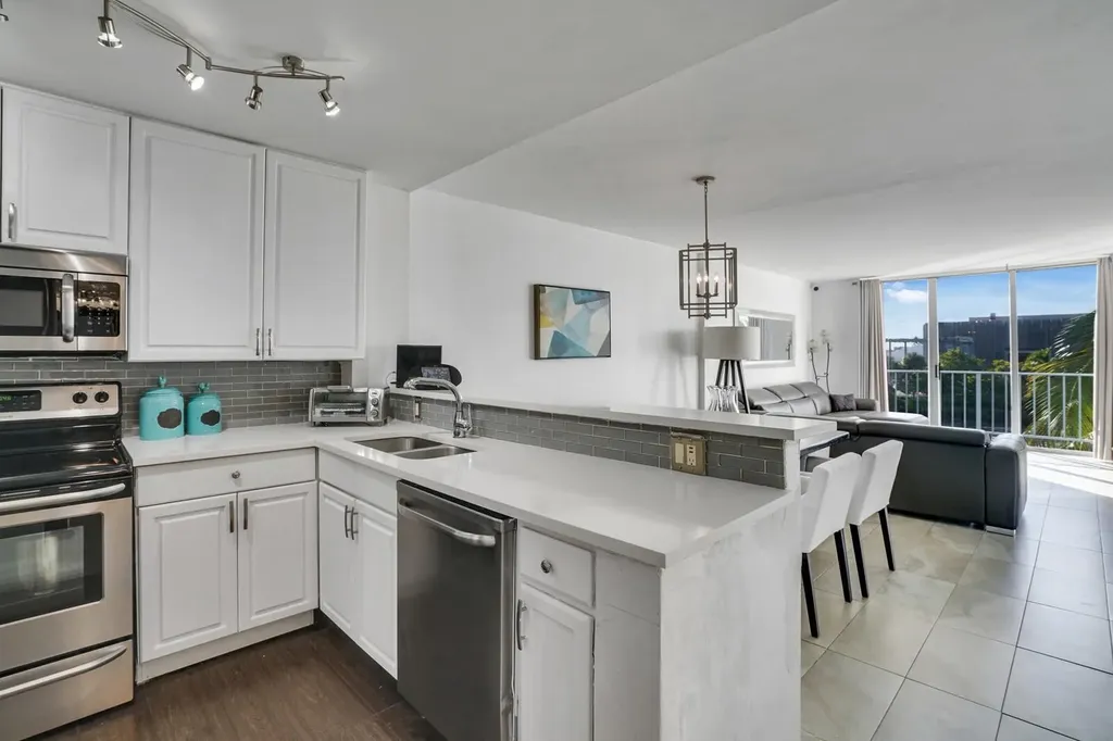 1609 N Riverside Drive Pompano Beach FL 33062