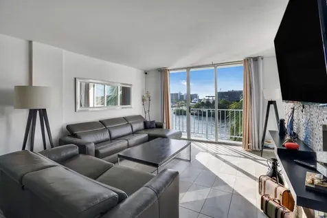 1609 N Riverside Drive Pompano Beach FL 33062