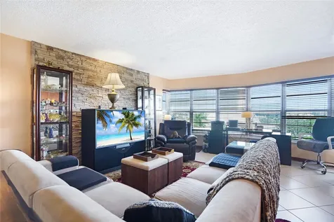 2500 NE 48th Lane Fort Lauderdale FL 33308
