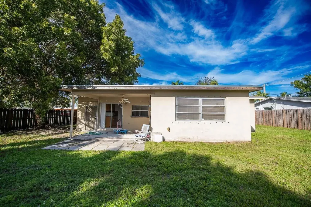 9370 NW 25th Court Sunrise FL 33322