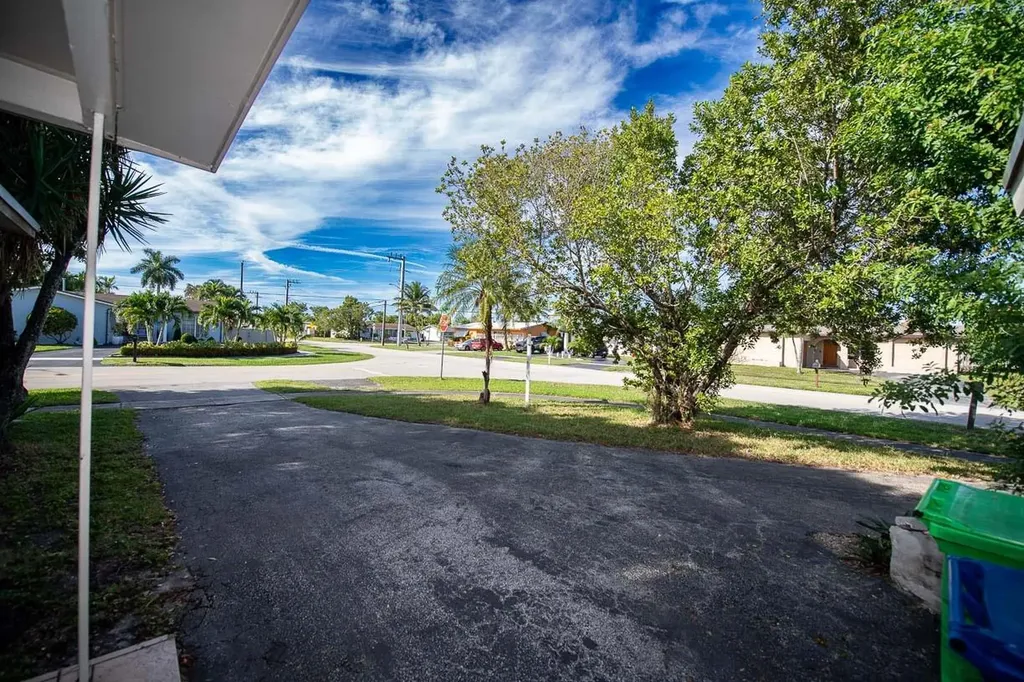 9370 NW 25th Court Sunrise FL 33322