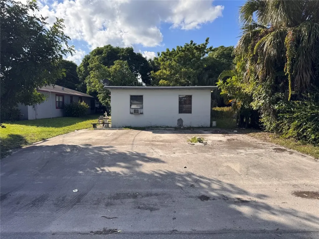 607 NW 15th Avenue Pompano Beach FL 33069