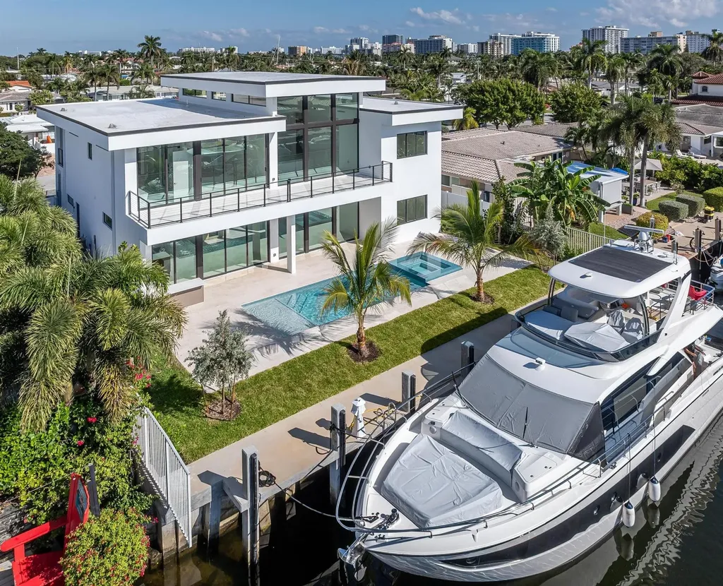 Pompano Beach FL, 2612 NE 4th Street