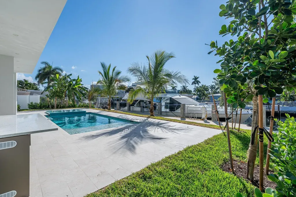 2612 NE 4th Street Pompano Beach FL 33062