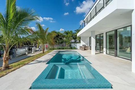 2612 NE 4th Street Pompano Beach FL 33062