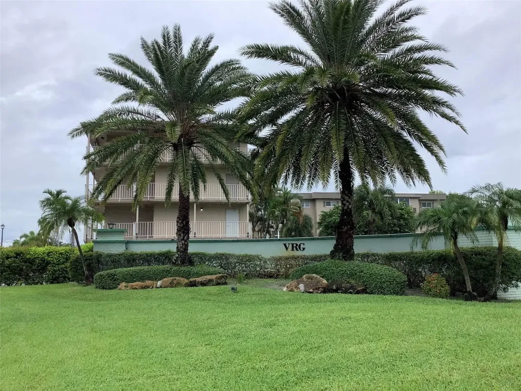 2300 NE 1st Lane Boynton Beach FL 33435