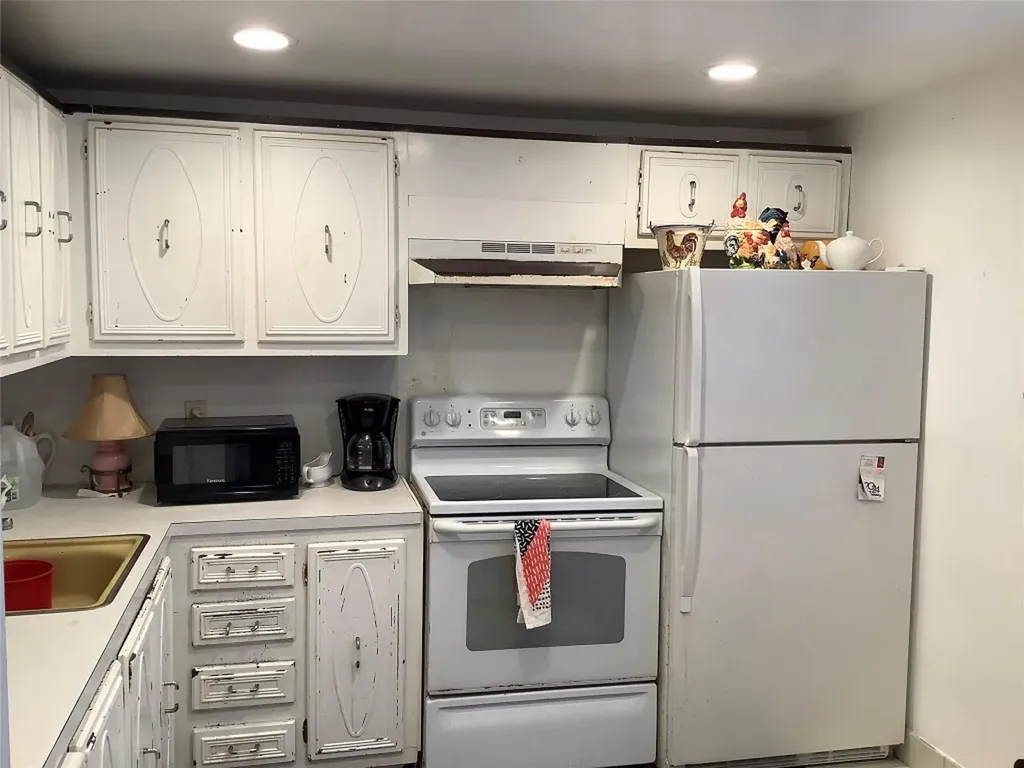 2300 NE 1st Lane Boynton Beach FL 33435