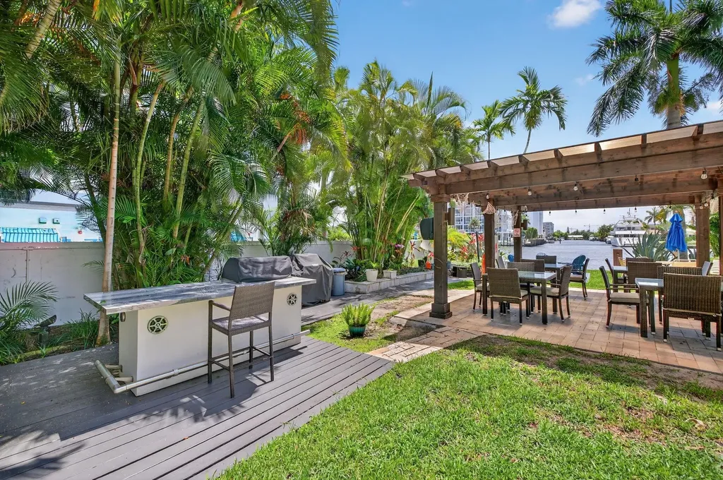 3233 NE 34th Street Fort Lauderdale FL 33308