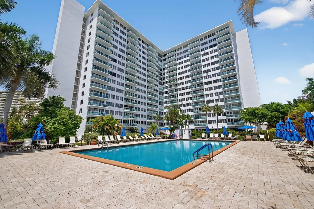 3233 NE 34th Street Fort Lauderdale FL 33308