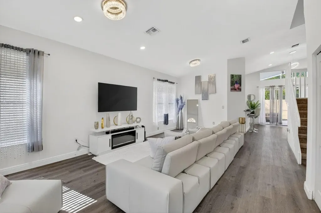 1023 Fairfax Circle Boynton Beach FL 33436
