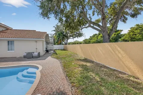 1023 Fairfax Circle Boynton Beach FL 33436