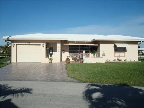 5809 NW 85th Avenue Tamarac FL 33321