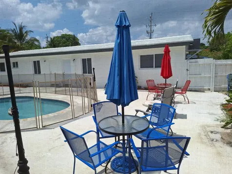 684 NE 37th Street Oakland Park FL 33334