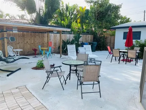 684 NE 37th Street Oakland Park FL 33334