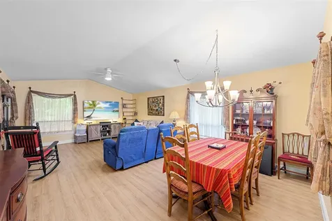 6809 SE Yorktown Drive Hobe Sound FL 33455