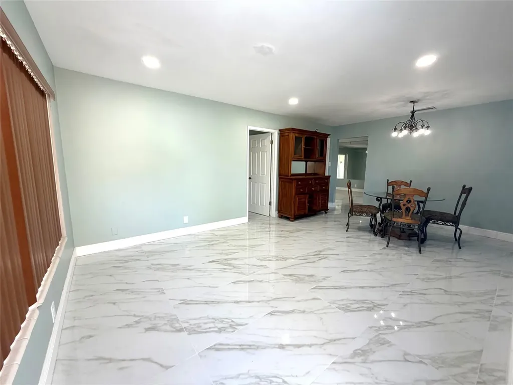 4541 NE 6th Terrace Deerfield Beach FL 33064