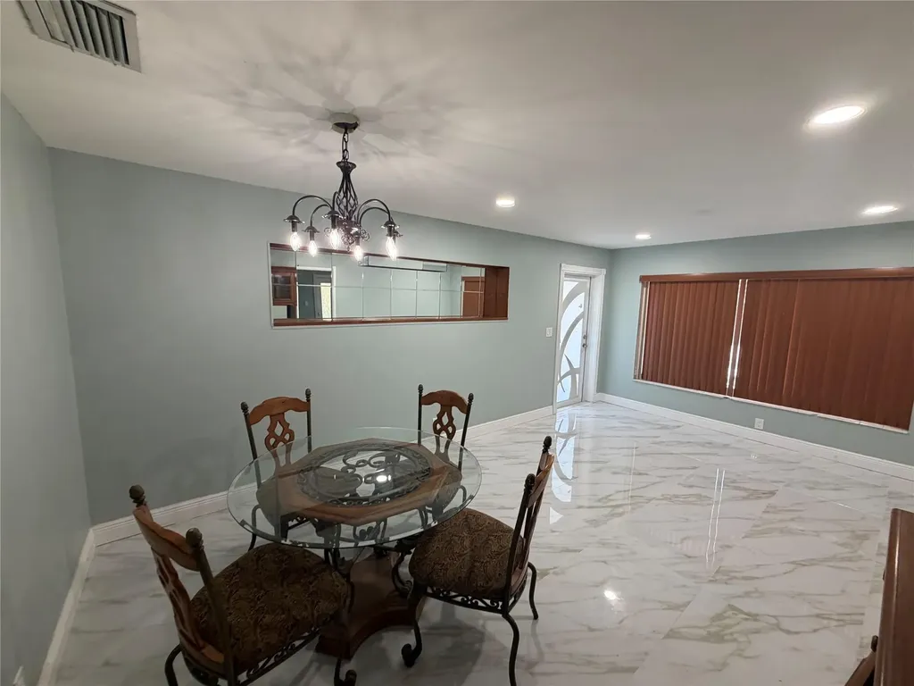4541 NE 6th Terrace Deerfield Beach FL 33064