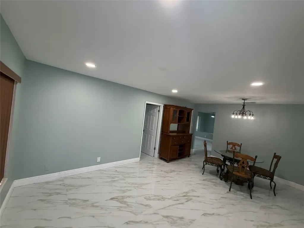 4541 NE 6th Terrace Deerfield Beach FL 33064