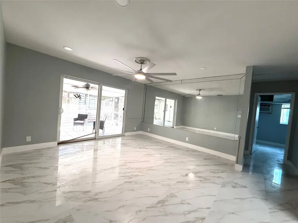 4541 NE 6th Terrace Deerfield Beach FL 33064