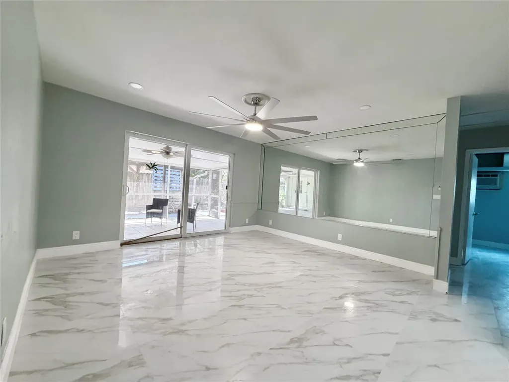 4541 NE 6th Terrace Deerfield Beach FL 33064