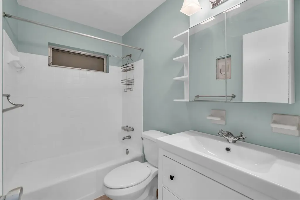 4541 NE 6th Terrace Deerfield Beach FL 33064