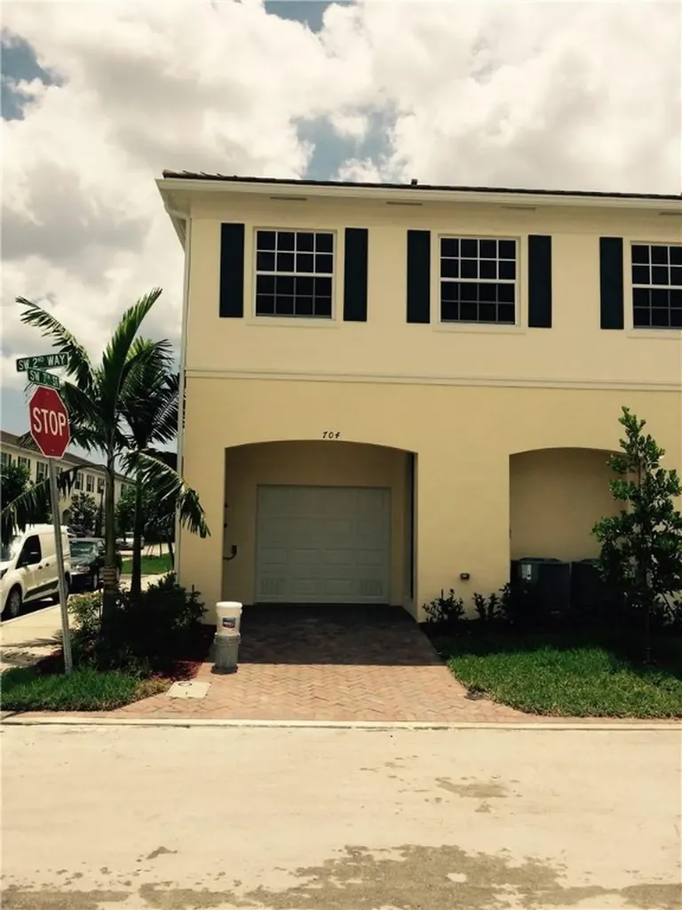 724 SW 2nd Way Pompano Beach FL 33060