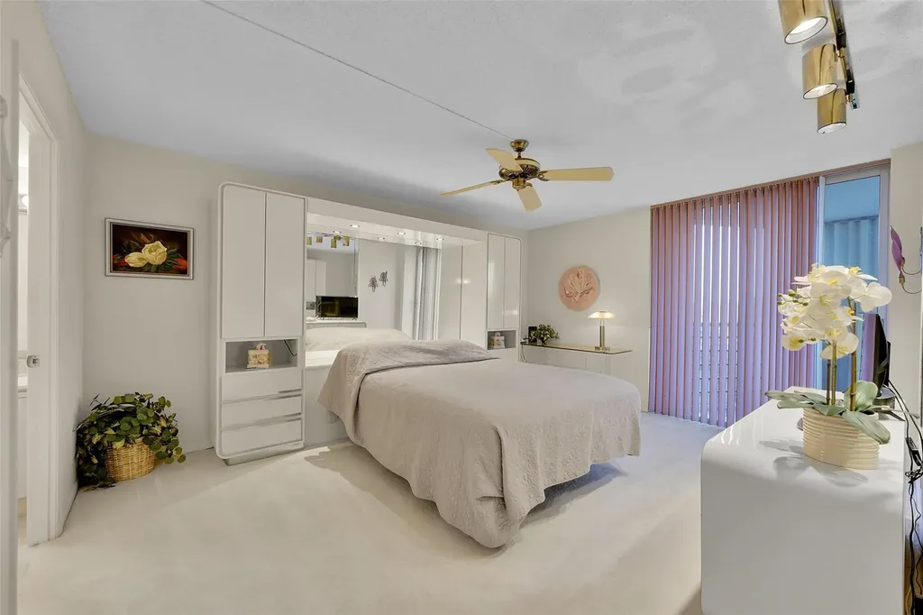 5340 NW 2nd Avenue Boca Raton FL 33487