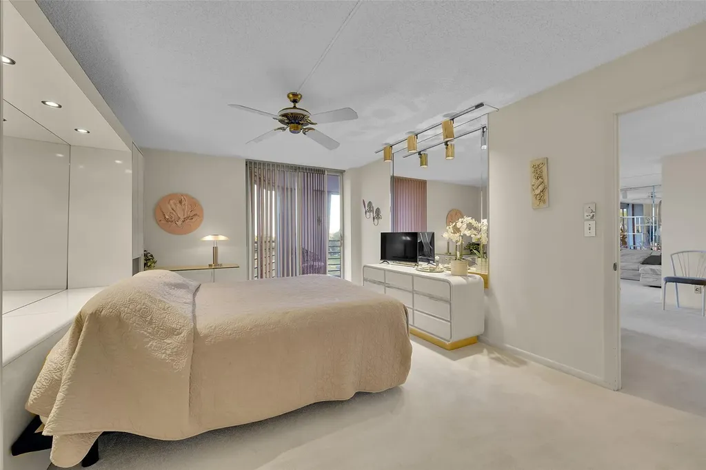 5340 NW 2nd Avenue Boca Raton FL 33487