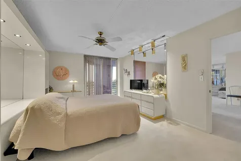 5340 NW 2nd Avenue Boca Raton FL 33487