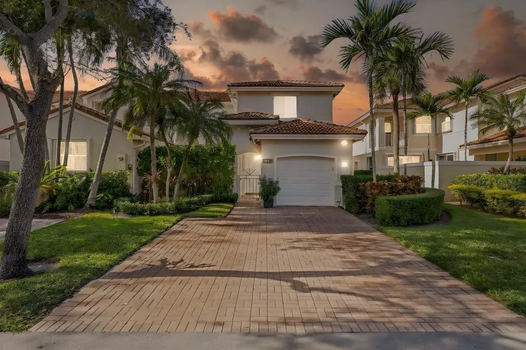 1546 Yellowheart Way Hollywood FL 33019